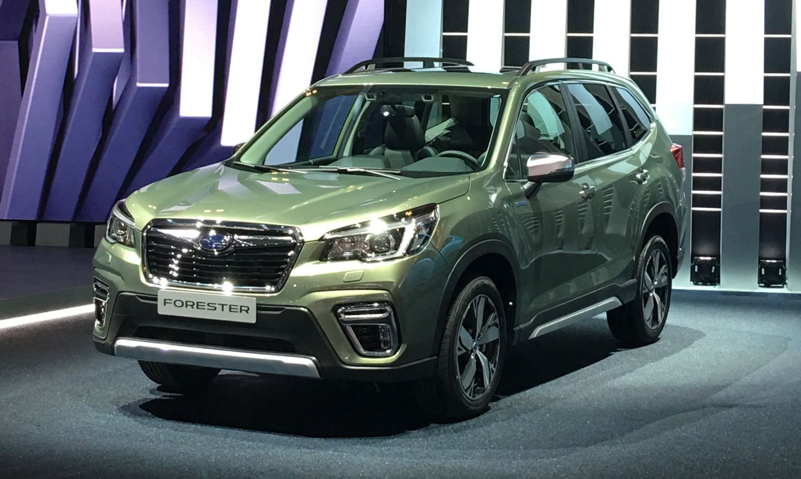 Субару Форестер гибрид 2019. Subaru Forester e-Boxer. Subaru Forester e-Boxer STI. Субару Форестер гибрид характеристики. Субару форестер гибрид