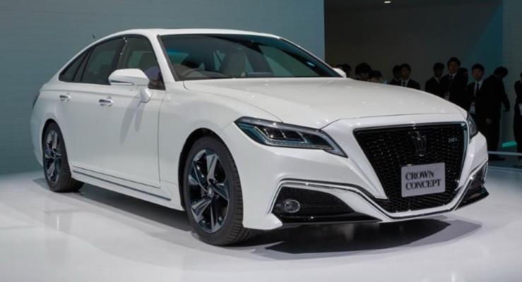 Toyota crown majesta 2018